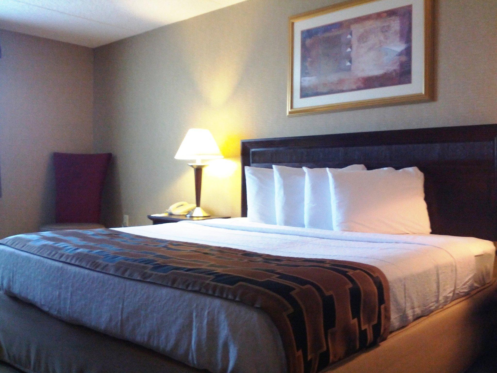 Howard Johnson By Wyndham Portsmouth Exterior foto