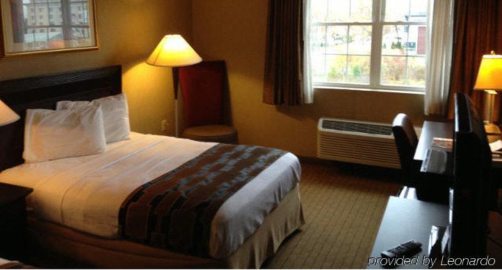 Howard Johnson By Wyndham Portsmouth Exterior foto