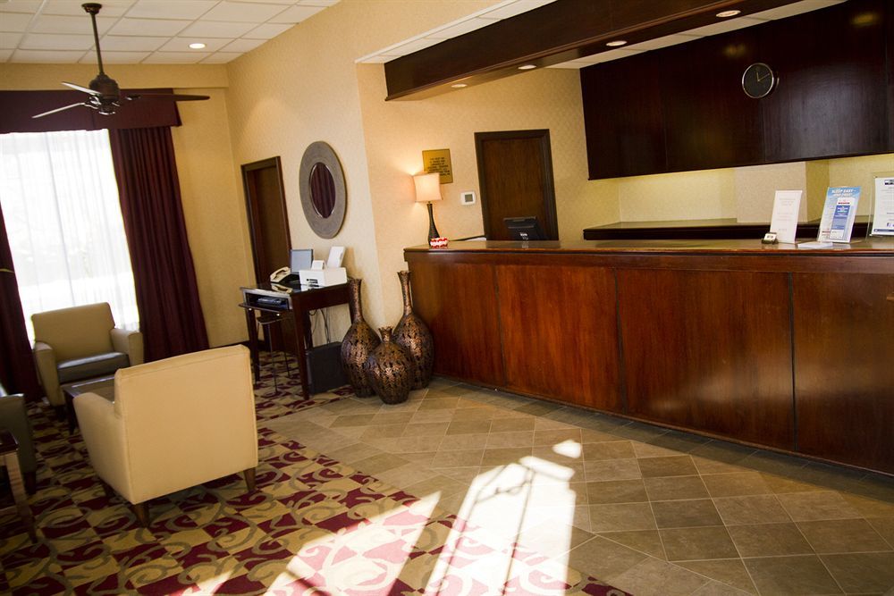 Howard Johnson By Wyndham Portsmouth Interior foto
