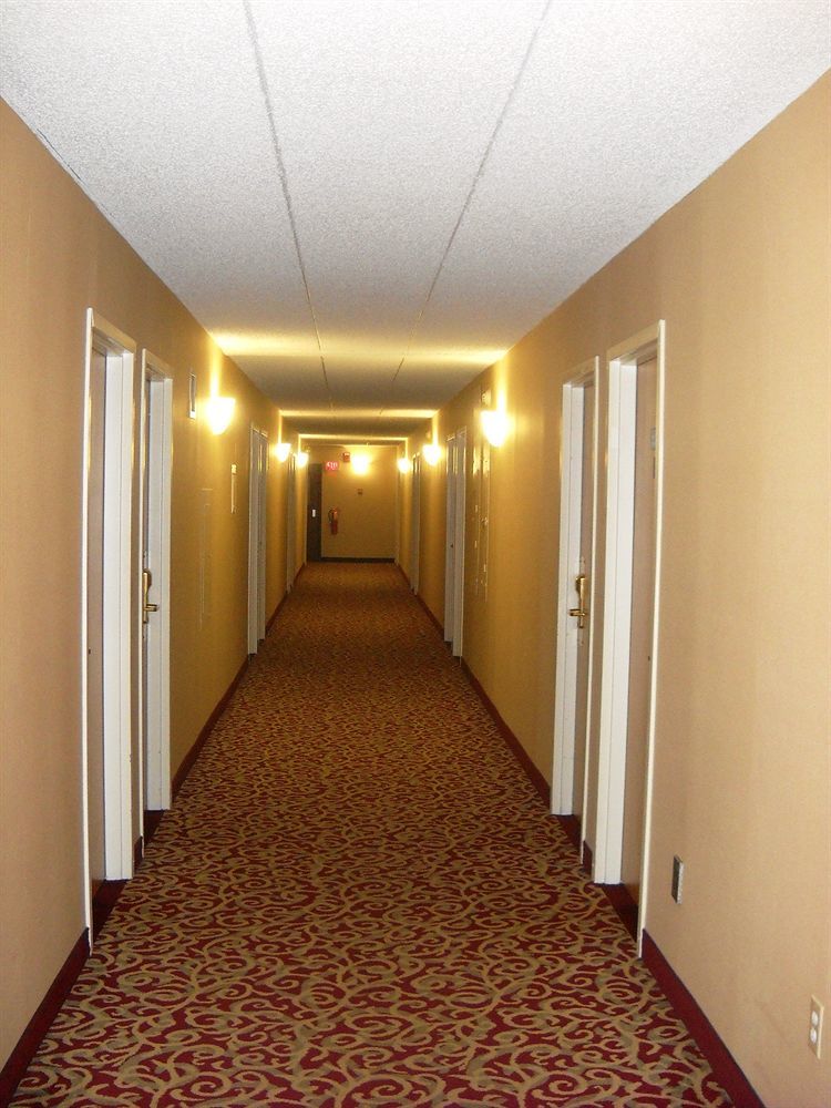 Howard Johnson By Wyndham Portsmouth Exterior foto