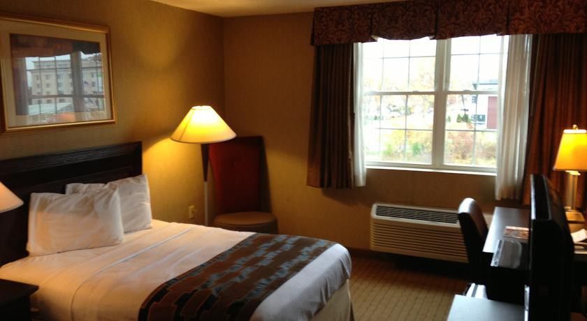 Howard Johnson By Wyndham Portsmouth Exterior foto